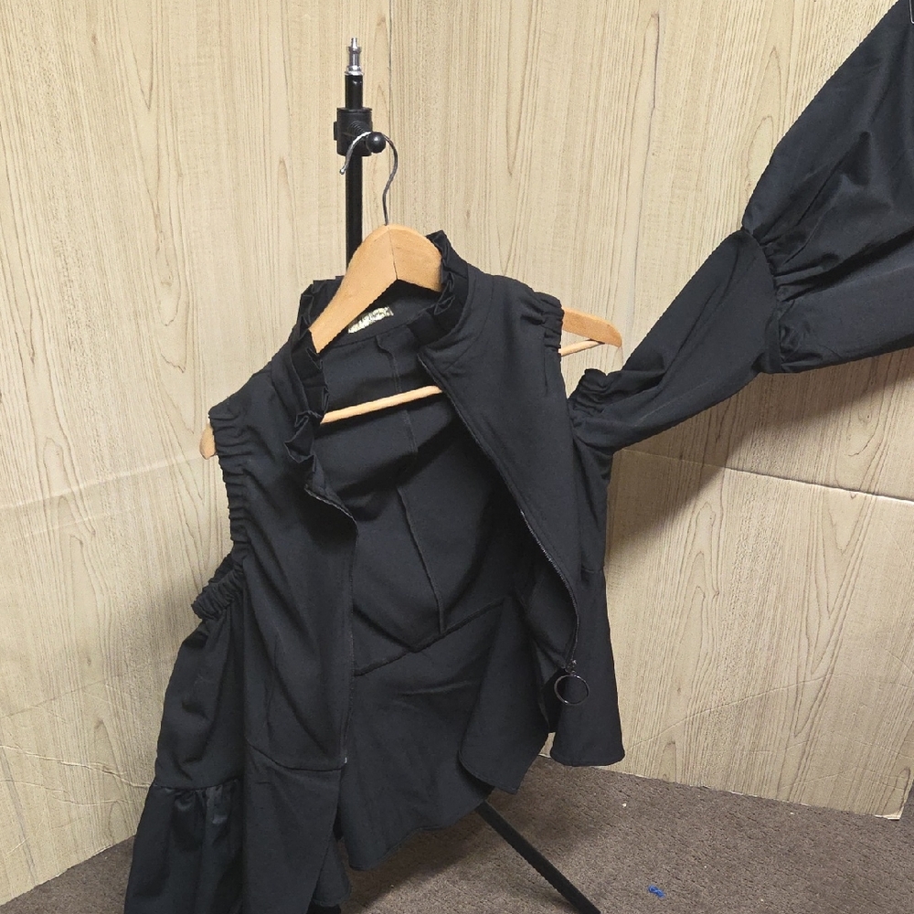 Chic Black Ruffled Women's Blouse